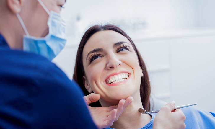 Вопросы к врачу: «Почему беременных обязательно нужно направлять к стоматологу?»
