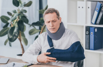 Мужчина упал с 19-го этажа и выжил: как это возможно, объяснил травматолог