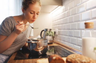 Врач Павлова поделилась лайфхаком при готовке, который помогает похудеть