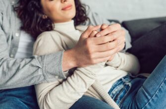 Эндокринолог Павлова рассказала, что поможет, если руки и ноги мерзнут даже летом