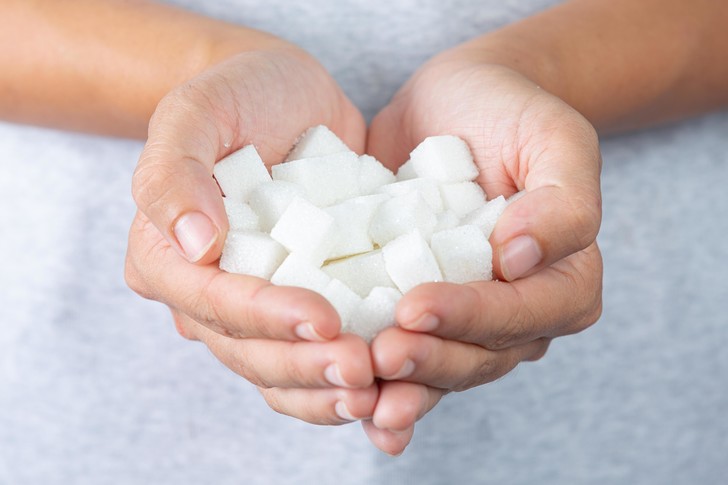 Не есть сахар и постоянно сдавать кровь: врачи развеяли мифы о диабете, но не все