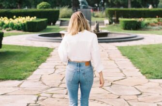 «Немеет нога, по ней бегают мурашки»: с каких симптомов начинается синдром узких джинсов