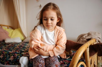 Болит живот у ребенка: 8 симптомов, когда срочно требуется вызвать скорую помощь