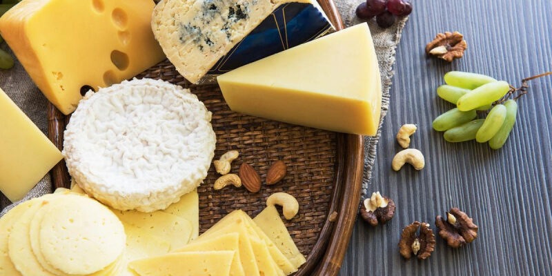 5 доступных способов отличить настоящий сыр от подделки