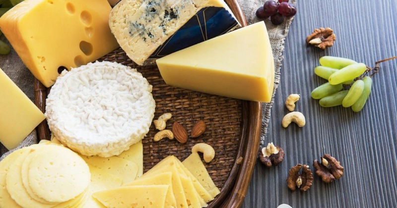 5 простых способов отличить настоящий сыр от подделки