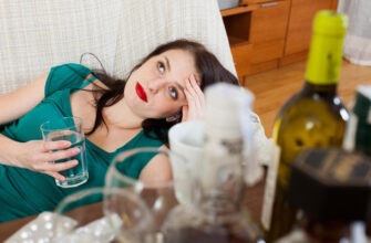 Бокал вина и похмелье на три дня: долгий ковид усиливает чувствительность к алкоголю