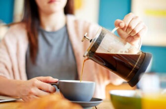 Дело не в калориях: нейробиолог объяснил, почему не стоит пить кофе с молоком или сливками