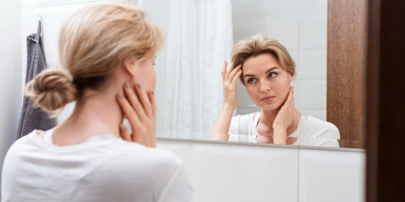 Доктор наук Бахтияров назвал топ-5 продуктов для кожи в период менопаузы