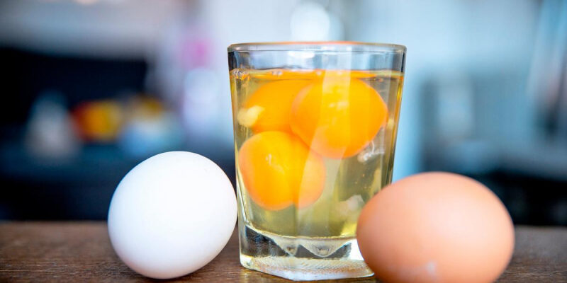 Есть ли польза от сырого яйца натощак: объясняют врачи