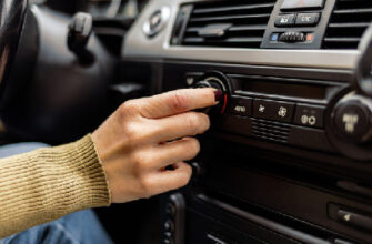 ЛОР указал на последствия громкого прослушивания музыки в машине