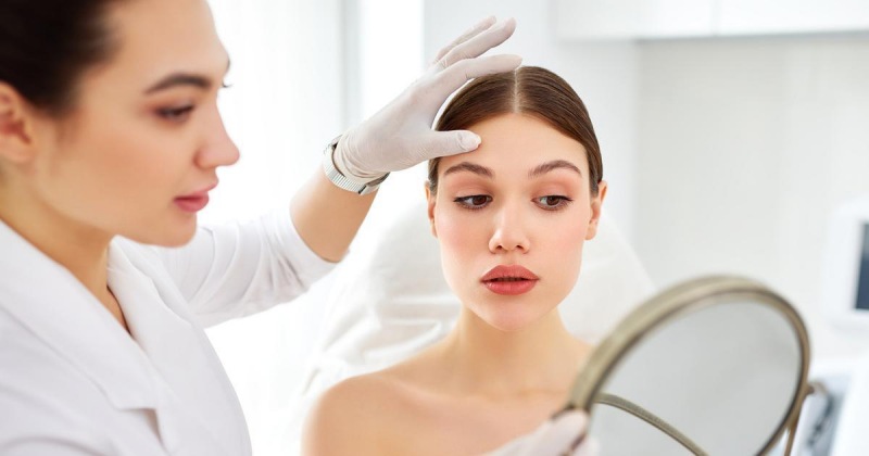 Весной проблемы с кожей обостряются: косметолог назвал топ-5 процедур марта