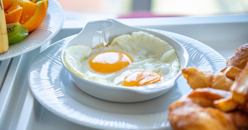 Совет дня: простые ингредиенты делают яичницу еще вкуснее и полезнее