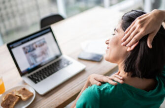 Утром — шея, вечером — ноги: как изменится самочувствие, если каждый день делать самомассаж