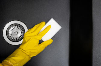 Врач Парецкая объяснила, как ни в коем случае нельзя использовать меламиновую губку