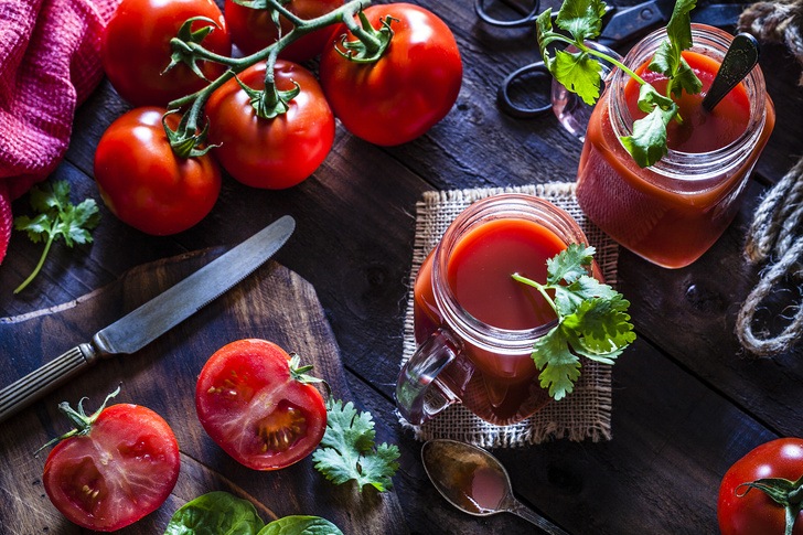 Какое влияние оказывает томатный сок на организм женщин и мужчин