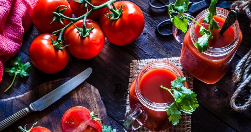 Какое влияние оказывает томатный сок на организм женщин и мужчин