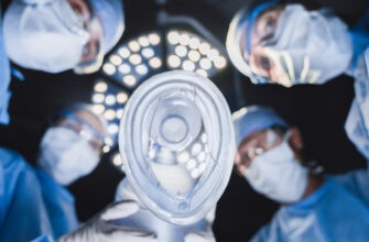 Можно ли идти на операцию с крестиком и гель-лаком, объяснили в НИИ Склифосовского