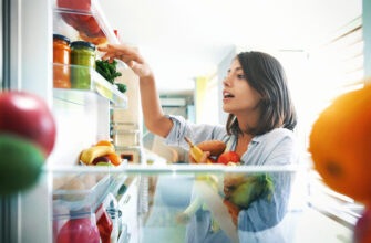Поэтому и портятся: 4 правила хранения продуктов в холодильнике, о которых вы могли не знать