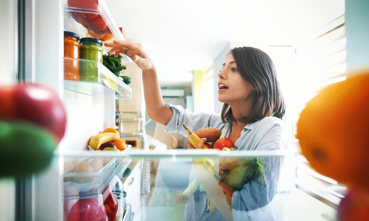 Вот почему она портится: 4 малоизвестных правила хранения продуктов в холодильнике