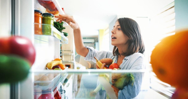 Вот почему она портится: 4 малоизвестных правила хранения продуктов в холодильнике