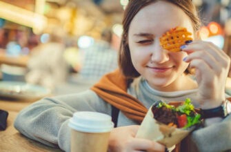 Роскачество назвало места, где продают небезопасную шаверму и шаурму