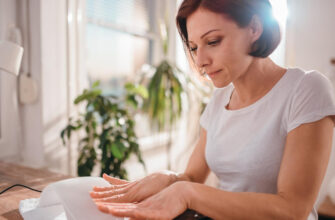 Тест «палец к ладони» на аневризму аорты: как он работает, объясняют врачи