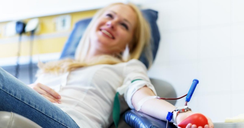 Трансфузиолог Мур рассказал нам, что происходит с людьми, которые регулярно сдают кровь