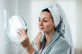 Как правильно смывать косметику, чтобы не заработать прыщи и дерматит Как правильно смывать косметику, чтобы не заработать прыщи и дерматит