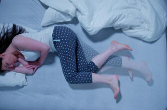 Почему они не слушаются: 4 опасные причины синдрома беспокойных ног