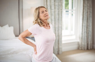 Врач Симкин назвал 6 явных признаков, что у вас есть грыжа поясницы