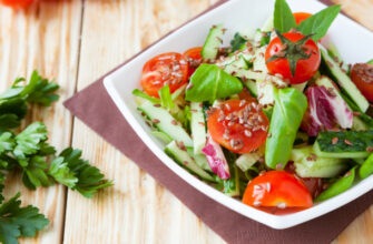 7 лучших салатов из огурцов на зиму