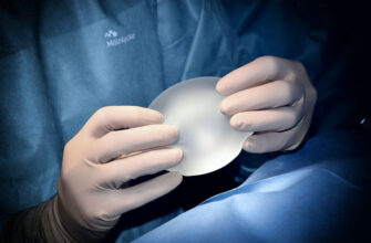 73-летняя женщина мучилась от кашля из-за провалившегося в грудную клетку имланта