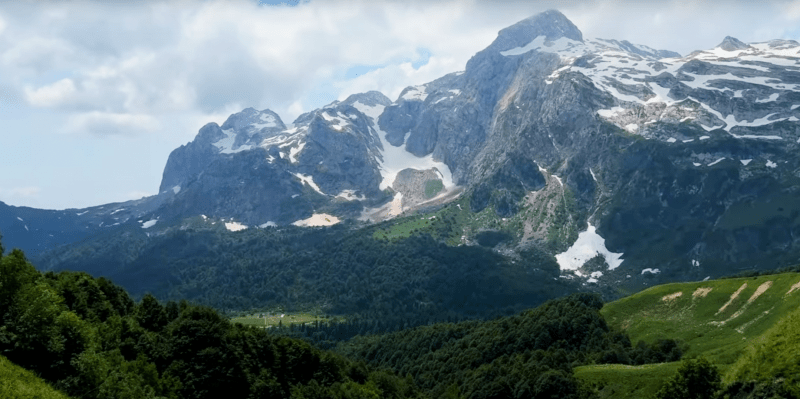 10 самых красивых пешеходных маршрутов России