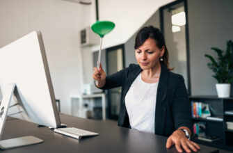 Лети отсюда! Ученые выяснили, что переносчиками птичьего гриппа могут быть мухи