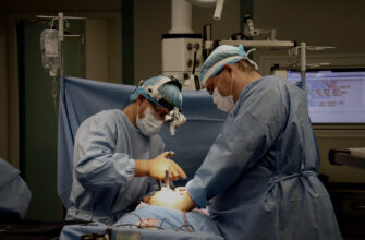 В НИИТО спасли женщину с висящим на волоске позвоночником