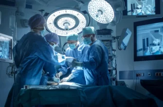 Не имеют права? Врач Карапетян объяснил, могут ли отказать в операции при ВИЧ и гепатите