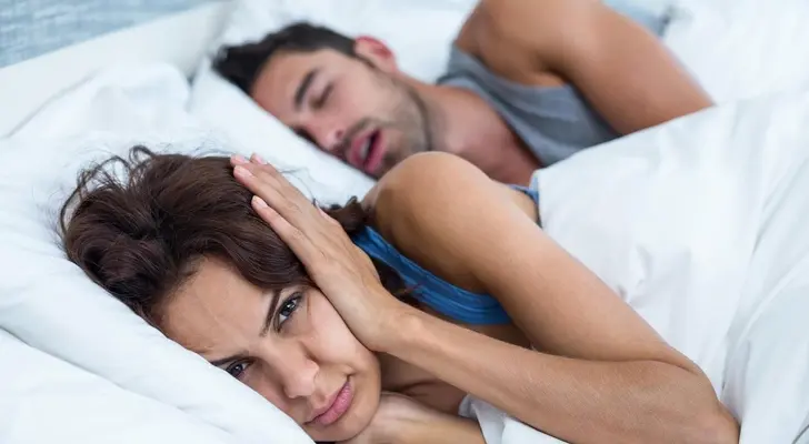 Названа веская причина лечить храп. Вот что он делает с нашим мозгом