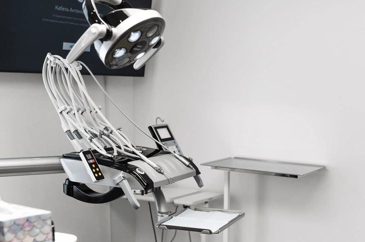 Имплантация зубов: что важно знать, если вы все еще боитесь вернуть улыбку Имплантация зубов: что важно знать, если вы все еще боитесь вернуть улыбку