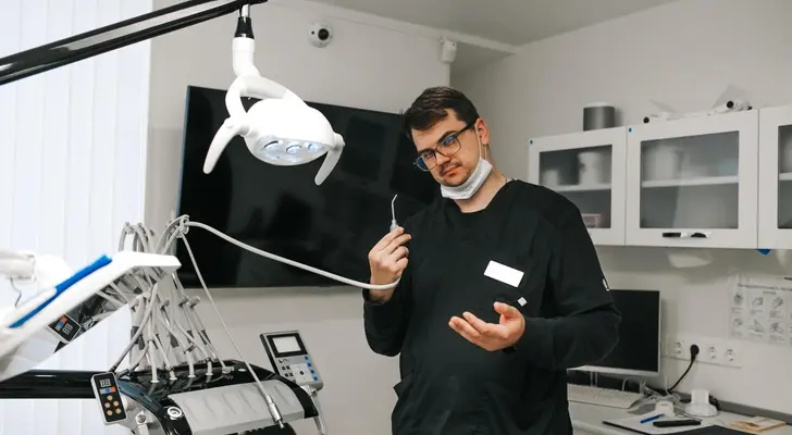 Имплантация зубов: что важно знать, если вы все еще боитесь вернуть улыбку