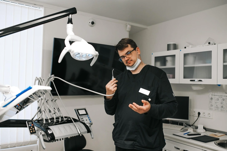 Имплантация зубов: что важно знать, если вы все еще боитесь вернуть улыбку Имплантация зубов: что важно знать, если вы все еще боитесь вернуть улыбку