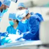 Врачи Коммунарки удалили у мужчины злокачественную опухоль весом 18 килограммов